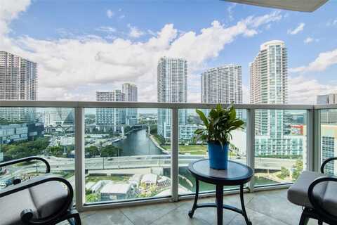 31 SE 5th St, Miami, FL 33131