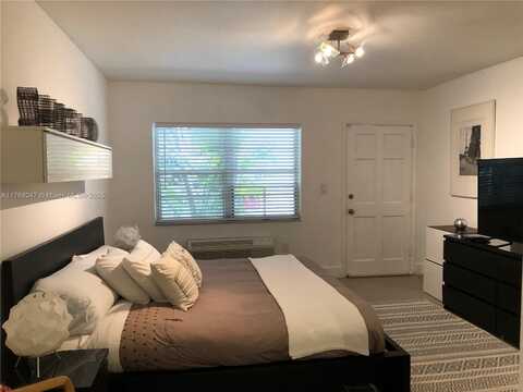 911 Meridian Ave, Miami Beach, FL 33139