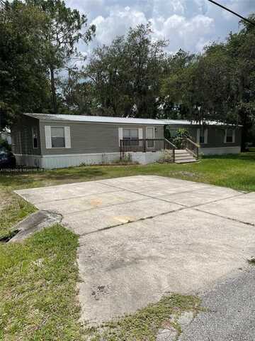 8638 Gibson Oaks Dr, Lakeland, FL 33809