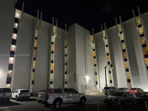 9682 Fontainebleau Blvd, Miami, FL 33172