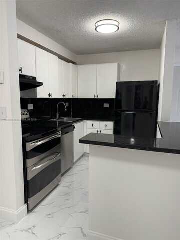 7010 NW 179th St, Hialeah, FL 33015