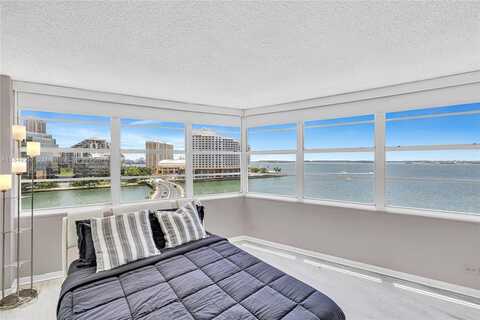 801 Brickell Bay Dr, Miami, FL 33131