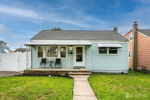 54 Holly Street, Port Reading, NJ 07064