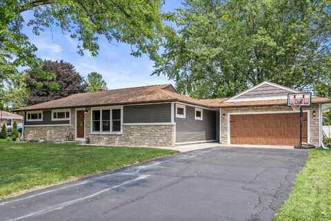 1506 S Green Ridge Ter, New Berlin, WI 53151