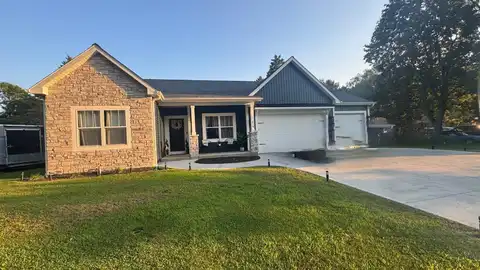 419 4 Mile Rd, Racine, WI 53402
