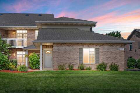 1339 Hillwood Blvd, Pewaukee, WI 53072