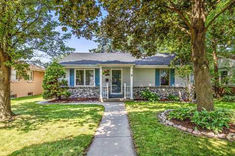 4937 N Mohawk Ave, Glendale, WI 53217