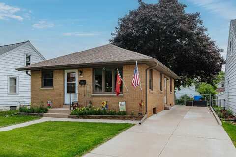 2212 S 91st St, West Allis, WI 53227