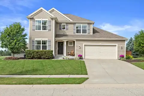 787 Autumn Ridge Ln, Hartford, WI 53027