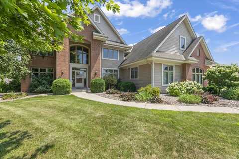 N81w33604 Chicory Ct, Oconomowoc, WI 53066