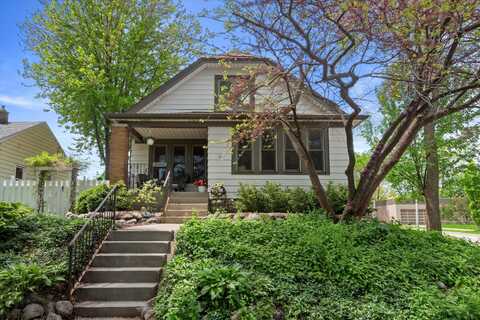 2203 S 64th St, West Allis, WI 53219