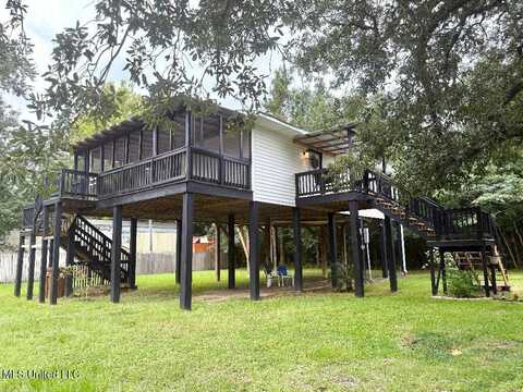 420 E North Street, Pass Christian, MS 39571