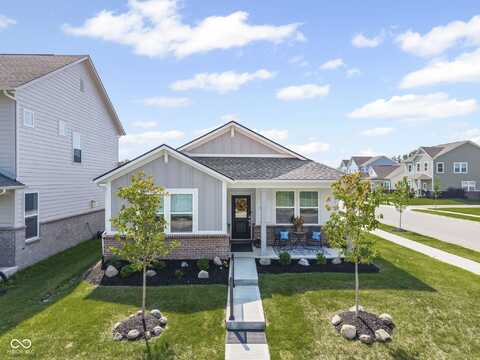 360 Lincoln Circle W, Fortville, IN 46040
