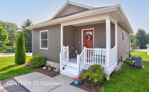 1053 Cupola, Traverse City, MI 49696