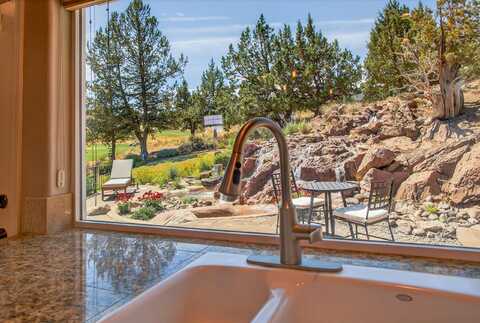 1887 Turnstone Road, Redmond, OR 97756