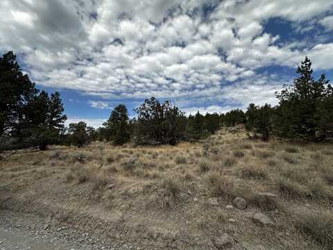 1613 NW Pinecrest Drive, Prineville, OR 97754