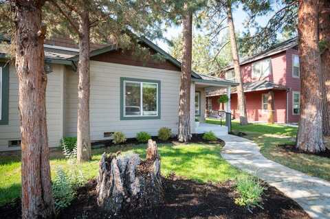 941 E Cascade Avenue, Sisters, OR 97759