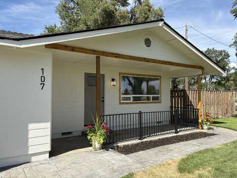 107 NW Fir Avenue, Redmond, OR 97756