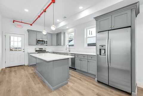 18 South St, Westborough, MA 01581