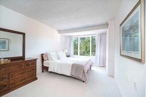 100 Rosemary Way, Needham, MA 02494