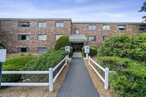 69 Milliken Ave, Franklin, MA 02038
