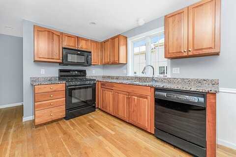 1005 Trapelo, Waltham, MA 02452