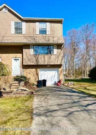 58 Dortmunder Drive, Manalapan, NJ 07726