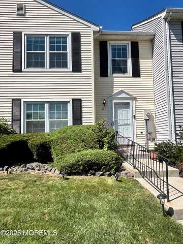 21 Byrnes Lane W, Sayreville, NJ 08872