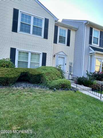 21 Byrnes Lane W, Sayreville, NJ 08872