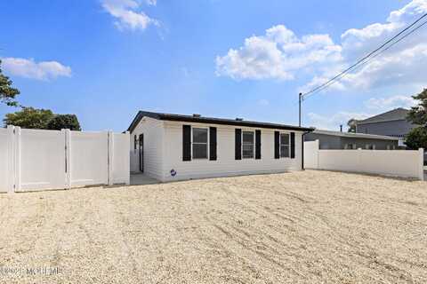 11 Charles Boulevard, Beach Haven West, NJ 08050