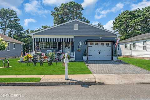 82 Virgin Islands Drive, Toms River, NJ 08757