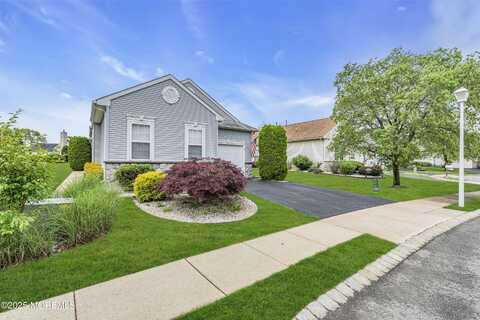 4 Saxony Circle, Manchester, NJ 08759