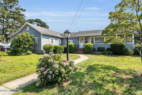 324 E End Avenue, Belford, NJ 07718