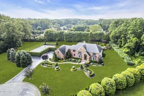 9 Boxwood Terrace, Holmdel, NJ 07733