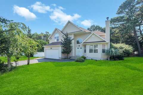 17 Mercer Street, Port Jefferson Station, NY 11776
