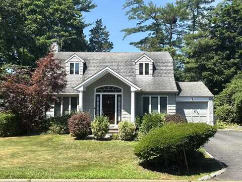 95 Oakdale Lane, Hollis, NY 11577