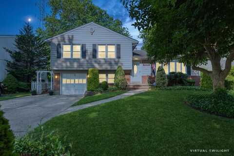 38 Pell Terrace, Garden City, NY 11530
