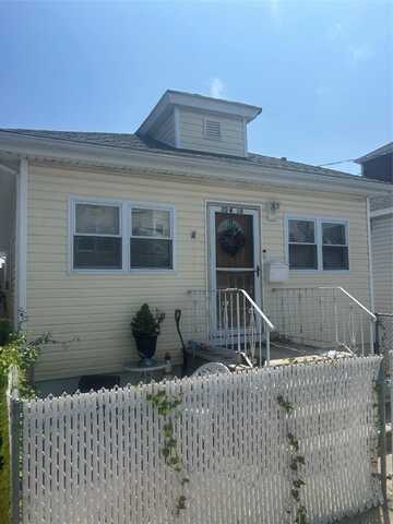 20 W 10th Road, Broad Channel, NY 11693