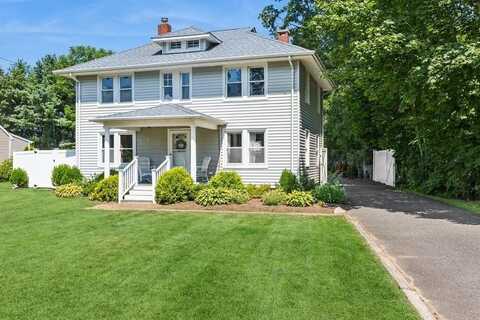 18955 Main Road, Mattituck, NY 11952