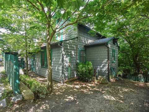 180 Brown Street, Sea Cliff, NY 11579