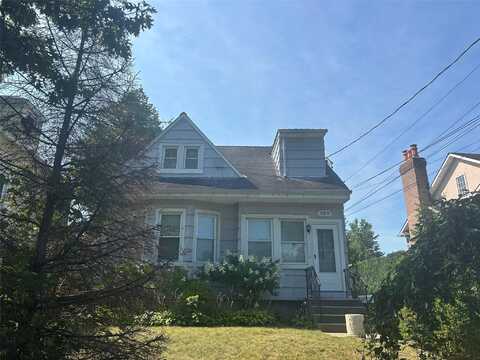 109 Sea Cliff Avenue, Glen Cove, NY 11542