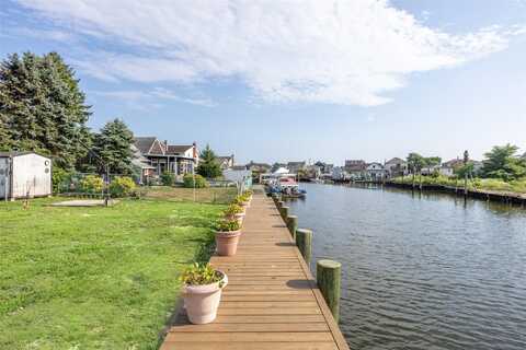 2436 Hempstead Lane, Wantagh, NY 11793
