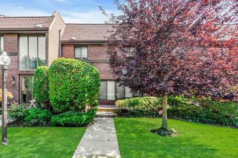 48 Chestnut Hill, Roslyn, NY 11576