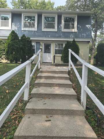 310 Towne House Village, Islandia, NY 11749
