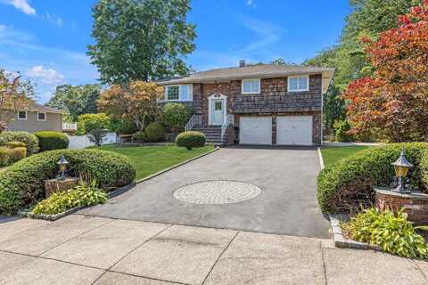 118 Yale Avenue, Oakdale, NY 11769