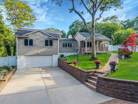 6 Sunrise Place, Farmingville, NY 11738