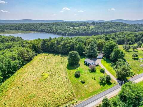 241 Parmenter Road, Palermo, ME 04354