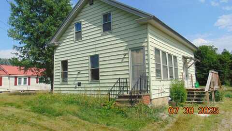 7 Whalen Street, Lincoln, ME 04457