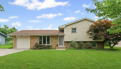 112 Hilton Drive, Lexington, IL 61753