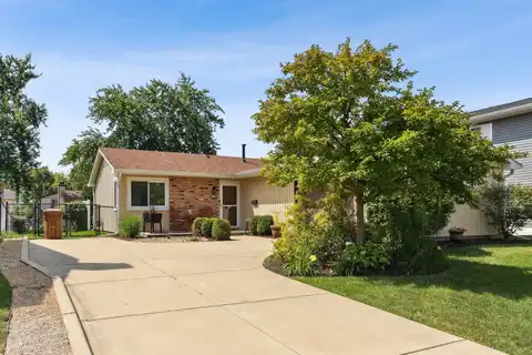 43 W WRIGHTWOOD Avenue, Glendale Heights, IL 60139